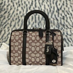 Coach Jacquard Ruby 25